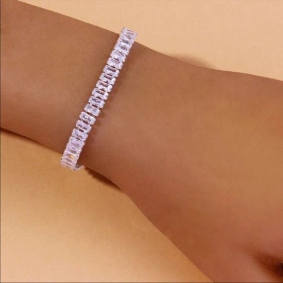 NEW Set of TWO SILVER Chain Clear Baguette Cut Crystals Dainty Bracelets - Picture 3 of 9